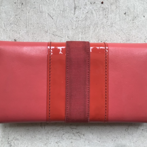 SALVATORE FERRAGAMO pink wallet - Picture 2 of 5